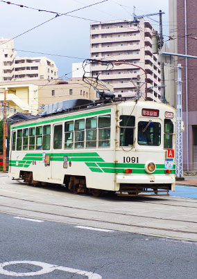 距離市電（路面電車）「通町筋」步行6分鐘